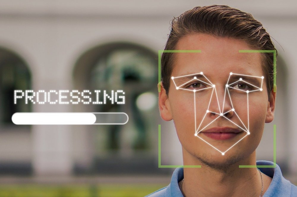 KI analysiert weißes Gesicht