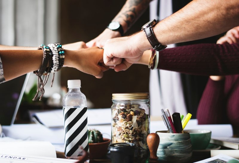 Empathy and collaboration: more important than competition. Photo: [https://unsplash.com/photos/3BK_DyRVf90 rawpixel.com]