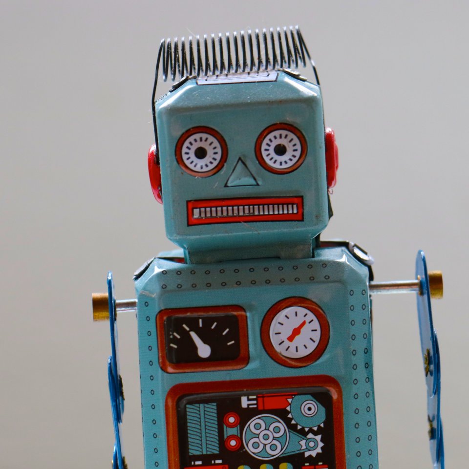 Roboterfigur - vermutlich ohne Künstliche Intelligenz