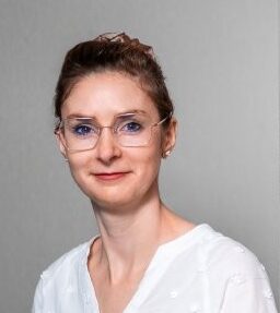 Nancy-Fichter_9778-grau_HighRes