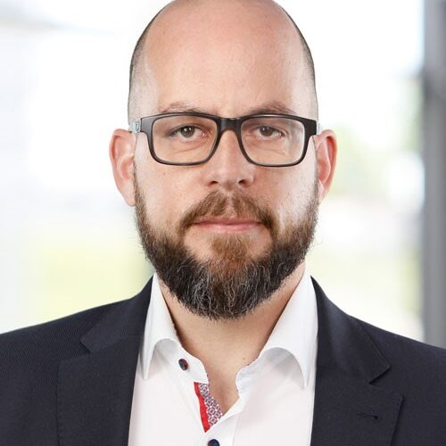 leitet die Geschäftsstelle des Landesportals ORCA.nrw mit Sitz an der Ruhr-Universität Bochum. Er ist zudem Privatdozent für Bildungswissenschaft an der FernUniversität in Hagen.