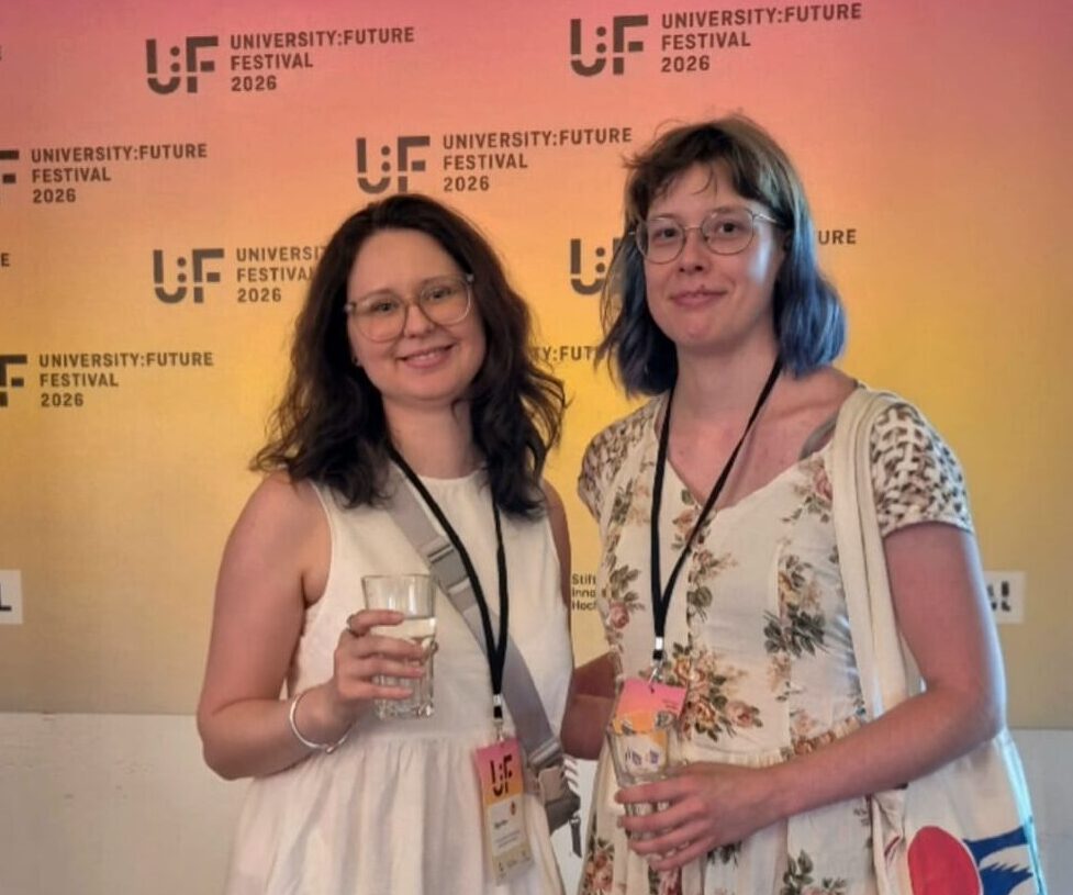 Auf diesem Bild sieht man die DCMs Giulia und Olga auf dem University:Future Festival in Berlin.