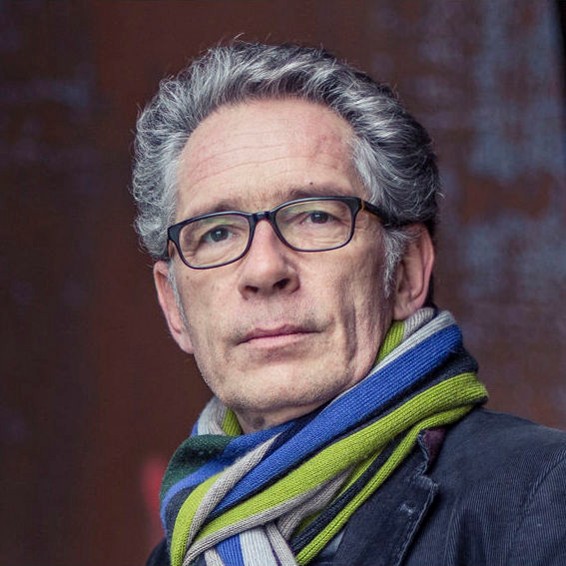 Portraitfoto von Reinhard Karger