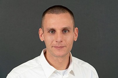 Portraitfoto von Tobias Weiß